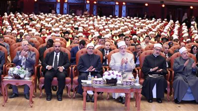 رئيس جامعة الأزهر: الإمام الأكبر أطلق اسم شهداء غزة على دفعة خريجي الطلاب الوافدين دعمًا للقضية الفلسطينية