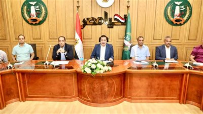 محافظ المنوفية لرؤساء الوحدات المحلية: مفيش طوبة تتحط وأي تواطؤ هنتعامل بحزم