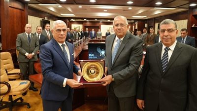 تقديرًا لجهودهم.. النائب العام يشهد تكريم قيادات سابقة للنيابة العامة