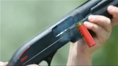 بسبب لعب العيال.. إصابة 5 أشخاص بطلق ناري داخل عزاء في قنا | أسماء