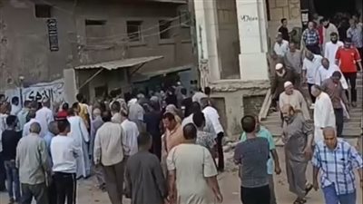 بينهم طفلان شقيقان.. أهالي كفر الدوار يشيعون 3 جثامين من أسرة واحدة توفوا في حريق منزلهم| بث مباشر