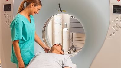 الذكاء الاصطناعي يتفوق مرتين في تشخيص خطورة مرض السرطان 