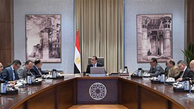 رئيس الوزراء يتابع مؤشرات الإيرادات العامة للدولة وإجراءات ضمان استمرار الانضباط المالي 