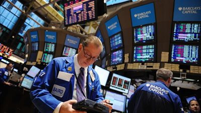 وول ستريت تغلق منخفضة مع تراجع أسهم شركات التكنولوجيا