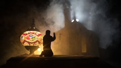 دعاء بعد أذان العشاء.. أدعية لجميع أفراد الأسرة