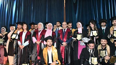 الوقوف دقيقة حدادًا على أرواح شهداء غزة في تخرج الدفعة 22 طب أسنان القناة