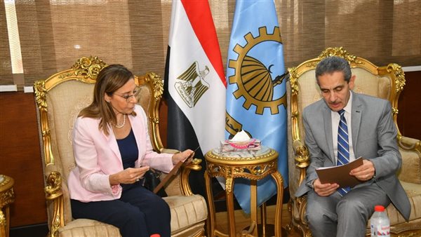 محافظ الغربية ووزيرة