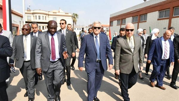 رئيس الشركة القابضة