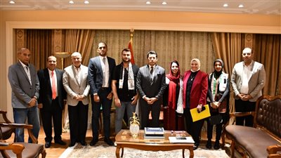 وزير الرياضة يلتقي الوفد الفلسطيني المُشارك بسفينة النيل للشباب العربي