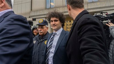 إدانة مؤسس بورصة العملات المشفرة FTX في أحد أكبر عمليات الاحتيال المالي بأمريكا