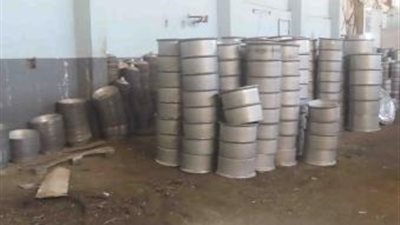 ضبط 17.5 طن عبوات مياه غازية مستهلكة خلال حملات أمنية بـ3 محافظات