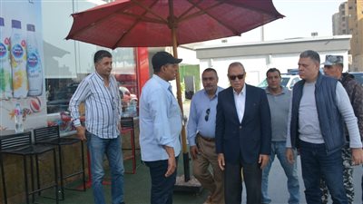 بعد تثبيت سعر السولار.. محافظ القليوبية يتابع انتظام سير العمل بمواقف السيارات ومحطات الوقود