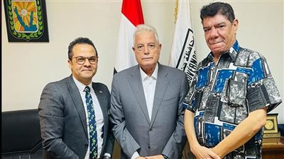 محافظ جنوب سيناء يناقش الاستعدادات الأخيرة لمهرجان شرم الشيخ للمسرح الشبابي 