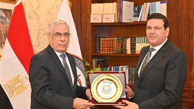 تقديرًا لجهوده.. النائب العام يشهد تكريم مدير التفتيش القضائي السابق