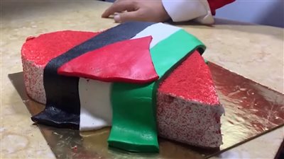 بمنتجات مصرية 100%.. شيف ببورسعيد يقدم تورتة علم فلسطين بمناسبة عيد الحب | بث مباشر