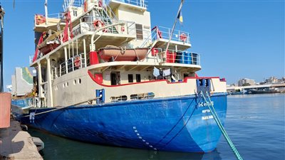 بالتزامن مع تحذيرات الأرصاد.. تداول 10 آلاف طن بضائع بموانئ البحر الأحمر 