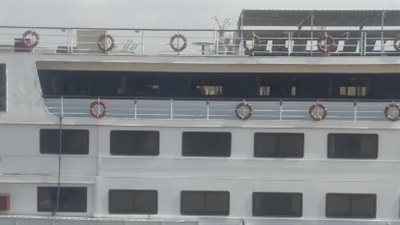 السياح يستمتعون بكورنيش النيل في أسوان تزامنًا مع استقرار حالة الطقس | بث مباشر