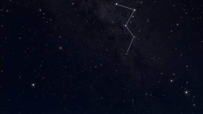 يشاهد بالعين المجردة ويتغير لونه.. نجم دلتا الملتهب يزين سماء الوطن العربي ليلًا