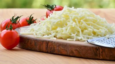 طريقة عمل الجبنة الموزاريلا منال العالم.. أدوات لا تنسيها الترمومتر والشاش