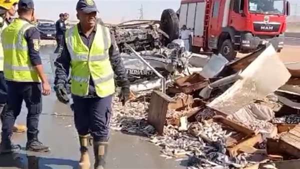 انقلاب سيارة محملة