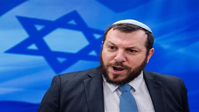 رغم ادعاء نتنياهو تعليق عمله.. الوزير الإسرائيلي صاحب تصريح النووي يشارك في اجتماع إلكتروني لحكومة الاحتلال