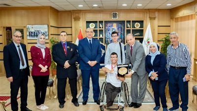 رئيس جامعة المنصورة يكرم لاعبي المنتخب الوطني للجودو والكاراتيه