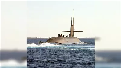 غواصة نووية أمريكية تصل إلى الشرق الأوسط بجانب حاملتي طائرات