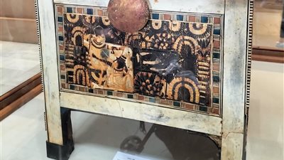 المتحف المصري بالتحرير يعرض صندوقا خشبيا للملك توت عنخ آمون | صور 