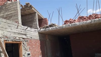 وزير الإسكان يُصدر قرارات لإزالة مخالفات بناء بالقطاعين الأول والثاني بالساحل الشمالي