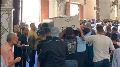 بعيون دامعة.. المئات يشيعون جنازة لاعب كرة القدم يوسف يسري أشهر محارب سرطان ببورسعيد| بث مباشر 