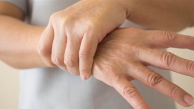 أبرزها فيتامين د.. مكملات غذائية تقلل من أعراض مرض باركنسون 