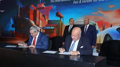 بروتوكول تعاون بين جهاز تنظيم النقل البري والبنك الأهلي المصري لدعم مشروعات شركات النقل