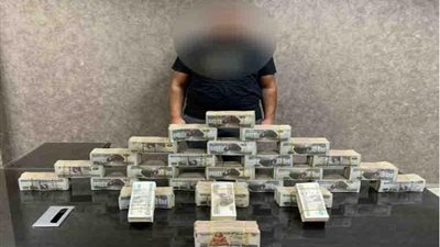 حبس سائق سرق سيارتين ومليون ونصف من أجنبي بالشيخ زايد