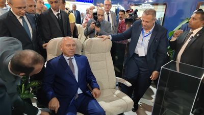 وزير النقل يوجه بدراسة تصنيع بوابات تذاكر المترو محليا