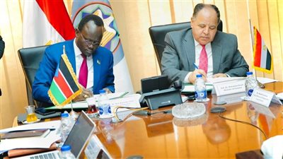 المالية: تعميق العمل المشترك مع جنوب السودان لمنع الازدواج الضريبي وتحفيز الاستثمار