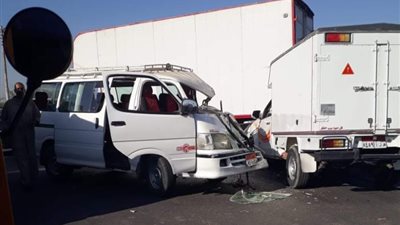 إصابة 3 أشخاص في حادث تصادم 3 سيارات على الطريق الزراعي بسوهاج