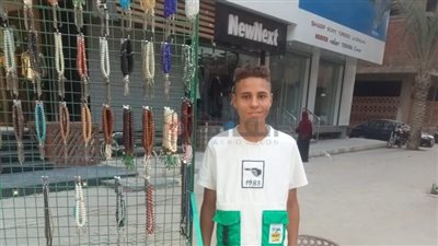 بيعمل سبح حتى يصرف على نفسه.. يوسف طالب بالتدريب المهني يكافح بمشروع صغير أثناء دراسته لمساعدة والده | صور