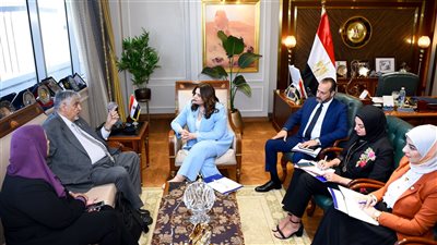 وزيرة الهجرة تستقبل خبيرًا مصريًا بأمريكا متخصصا في مجال البترول وإدارة المخلفات الصناعية