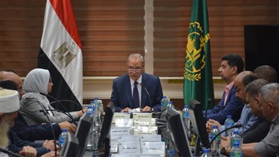 محافظ القليوبية يعقد اجتماعه الأول بالمجلس الاقتصادي والاجتماعي لمناقشة معوقات الاستثمار
