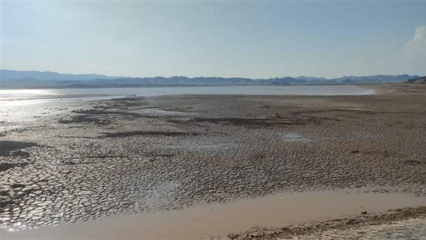 عاصفة مطرية تضرب