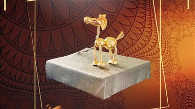 متحف المركبات الملكية يعرض بروش من الذهب للأميرة فوزية