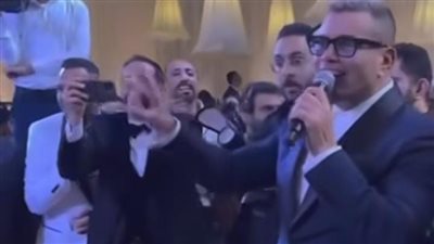 عمرو دياب يكشف أغنيته الجديدة يا قمر لأول مرة