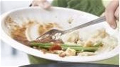 علا تقاضي زوجها البخيل: بناكل الفرخة على 4 أيام.. وبيبص في الزبالة عشان يعرف كلت إيه