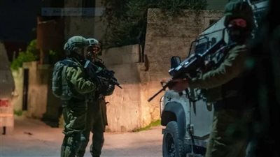 الاحتلال يقتحم مصلى باب الرحمة بالأقصى ويعتدي على المصلين