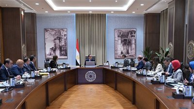 رئيس الوزراء يتابع موقف إجراءات فض التشابكات المالية بين بنك الاستثمار القومي وهيئة البريد