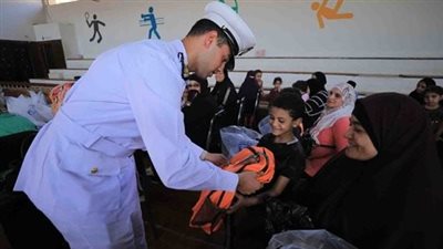 الداخلية تطلق مبادرة كلنا واحد مع زهور المستقبل لتوزيع حقائب مدرسية بالقاهرة