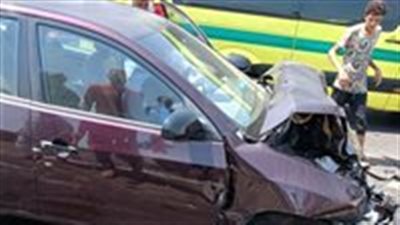 مصرع شخص وإصابة 4 آخرين في حادث تصادم سيارتين بسبب الأمطار بالفيوم | بث مباشر
