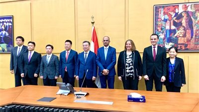 مسئولو الإسكان يبحثون مع مسئولي مدينة تشونغتشينج الصينية سبل التعاون بين الجانبين