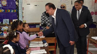 جولة مفاجئة لمحافظ الإسكندرية على المدارس لتفقد اليوم الدراسي
