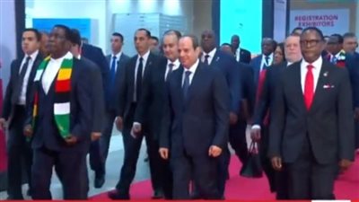 الرئيس السيسي يتفقد المعرض الإفريقي للتجارة البينية